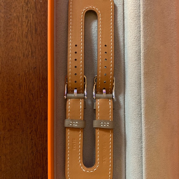 NWT Hermès Calfskin Double Buckle Cuff Apple Watch Band 38-40mm Étoupe - Picture 6 of 9